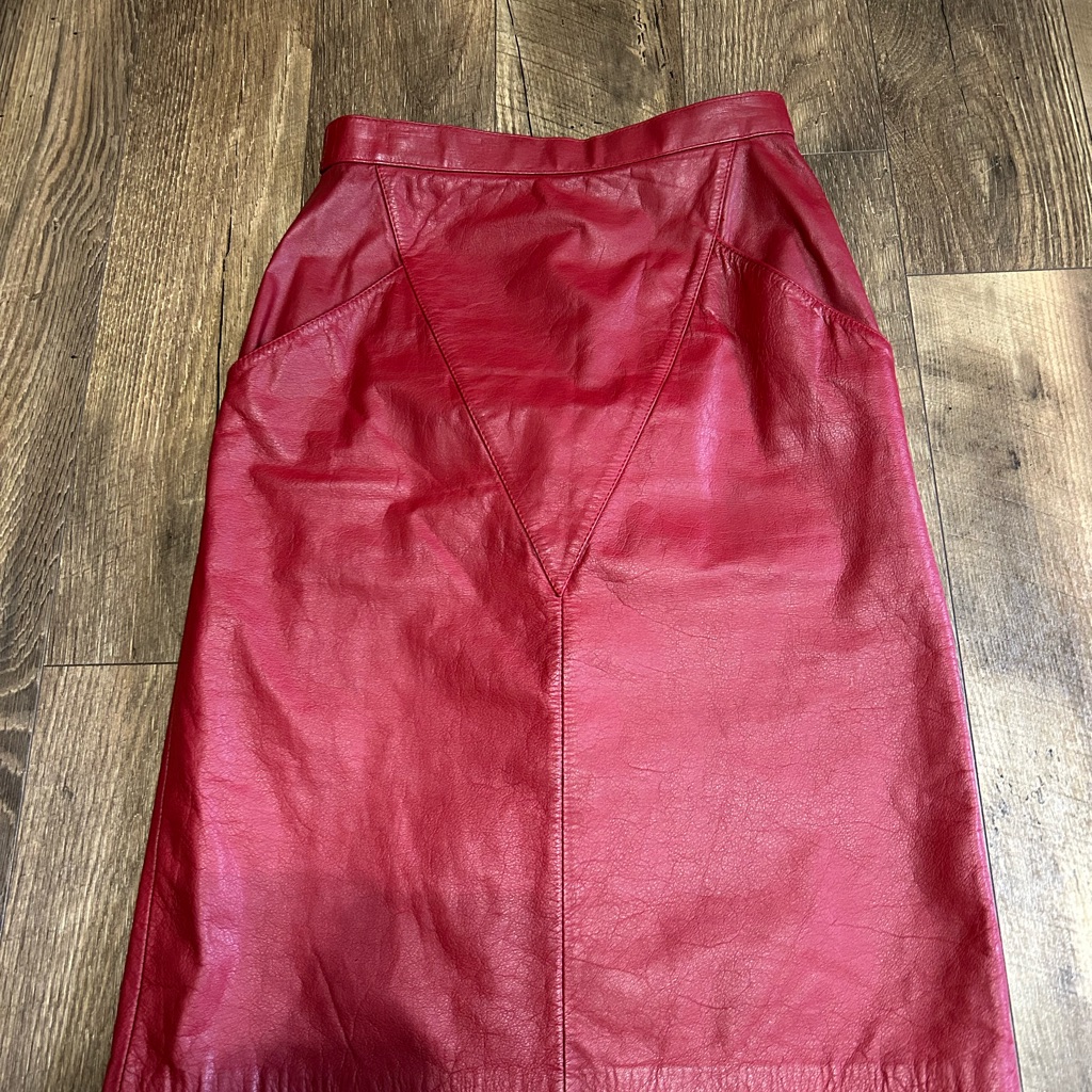 Elegant Vintage Red Leather Skirt